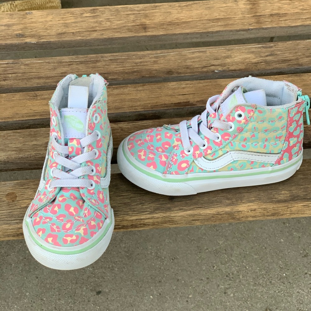 Toddler vans size 6